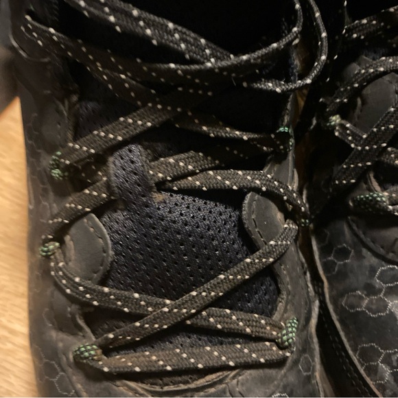 Under Armour Black Athletic cleats - Picture 3 of 10